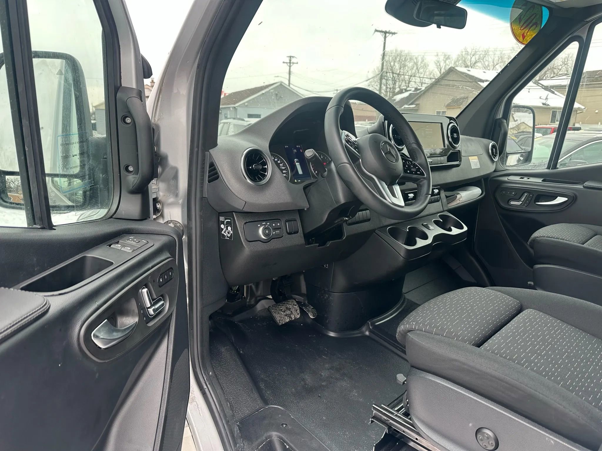 Used 2023 Mercedes-Benz Sprinter 3500 w/ Parking Package image 21