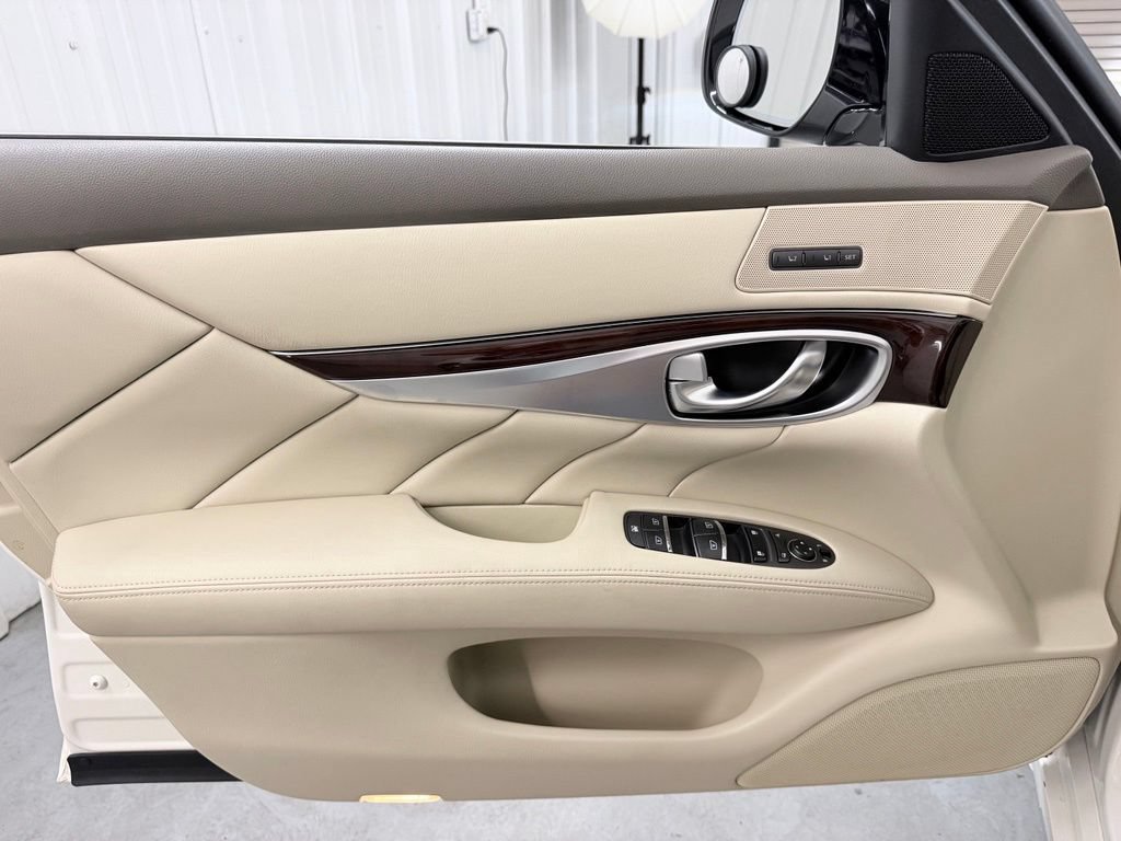 Used 2019 INFINITI Q70 L 3.7 RWD image 12