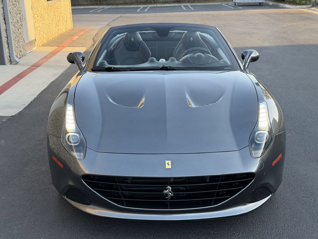 Used 2016 Ferrari California T RWD image 14