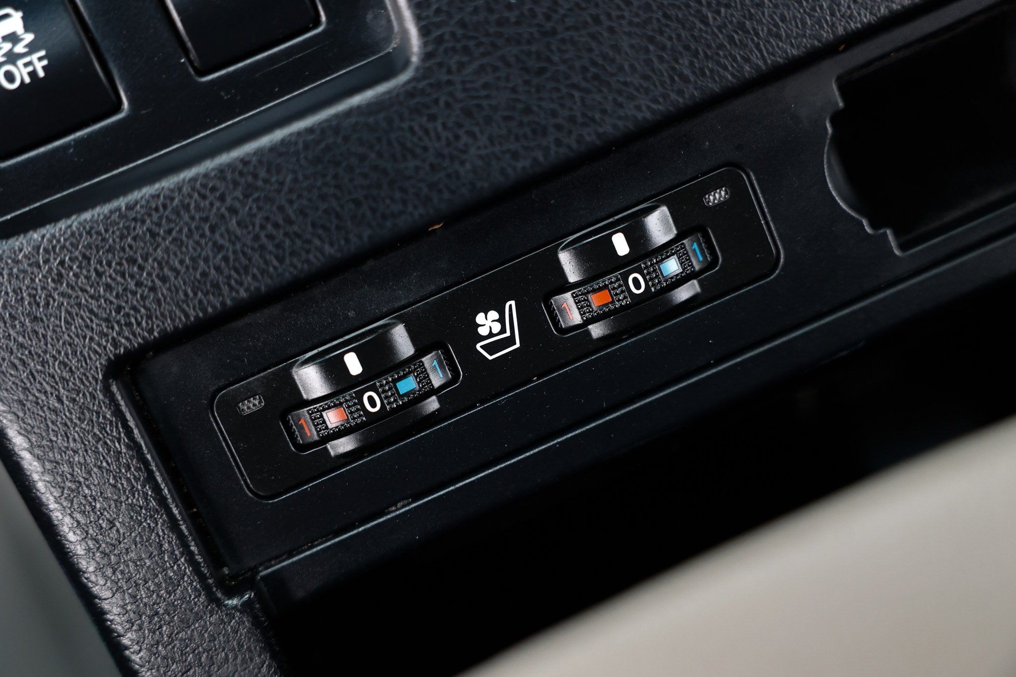 Used 2014 Lexus RX 350 AWD w/ Navigation Package image 43