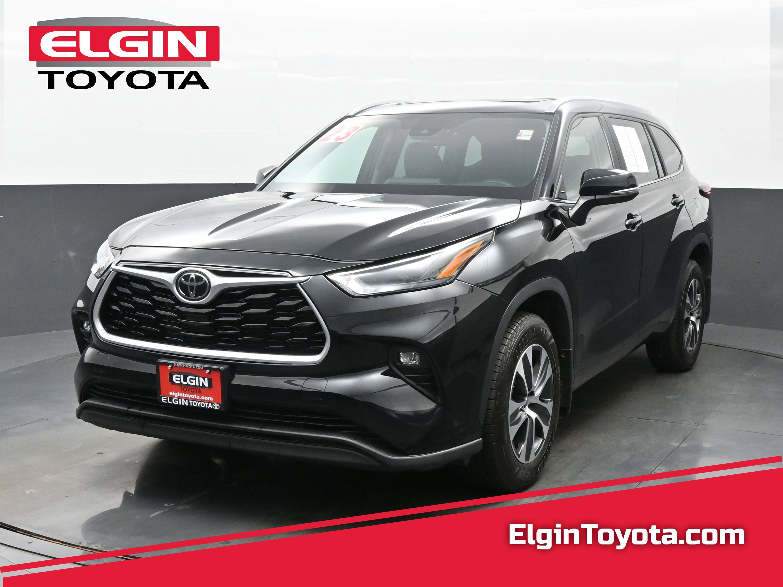 Used 2023 Toyota Highlander XLE AWD/4WD image 1