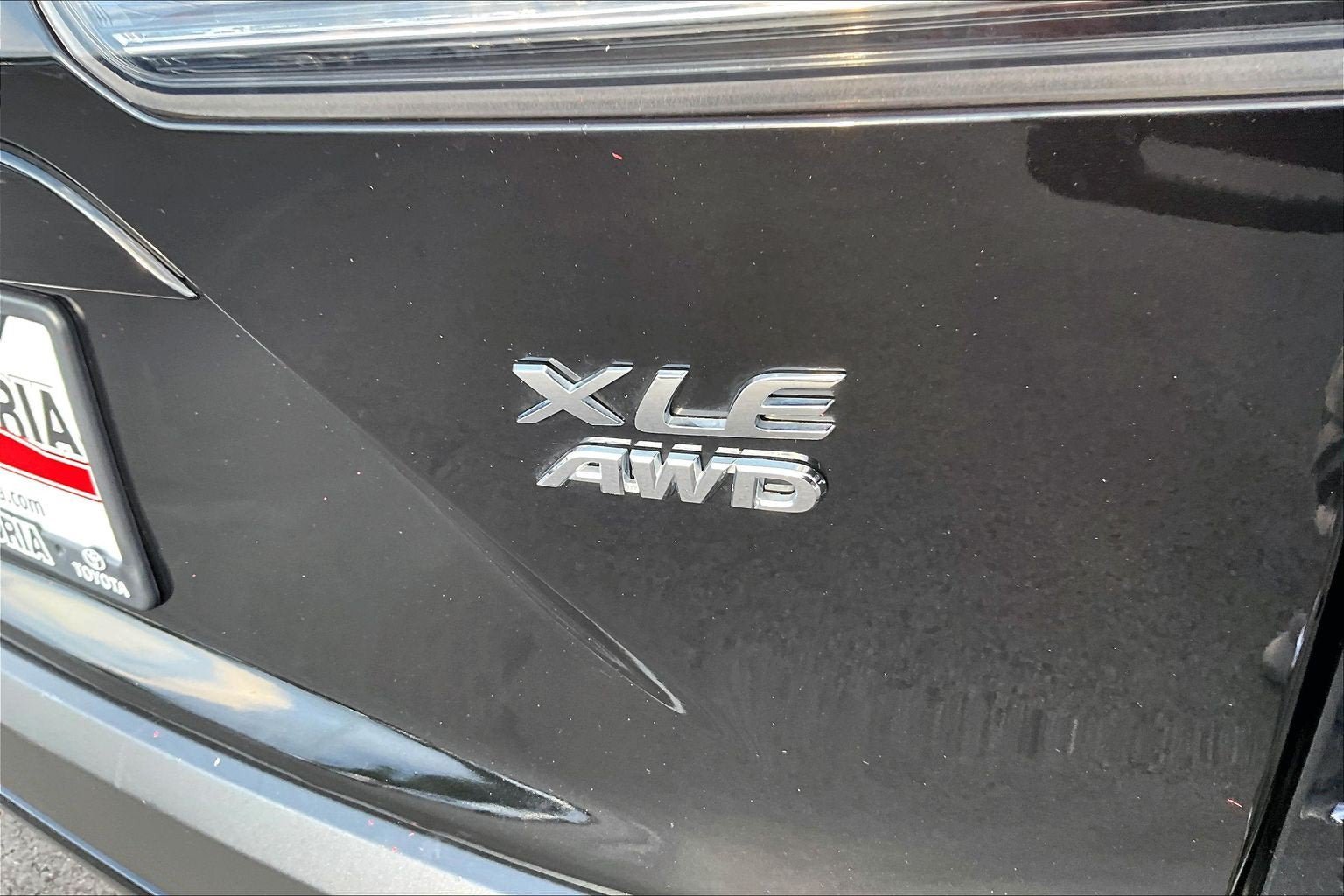 Used 2024 Toyota Corolla Cross XLE w/ Convenience Package AWD/4WD image 8