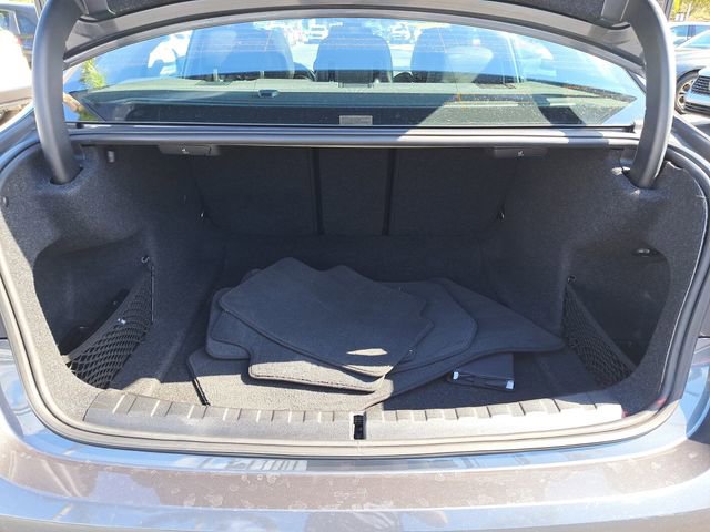 Used 2022 BMW 330i Sedan w/ Driving Assistance Package image 9