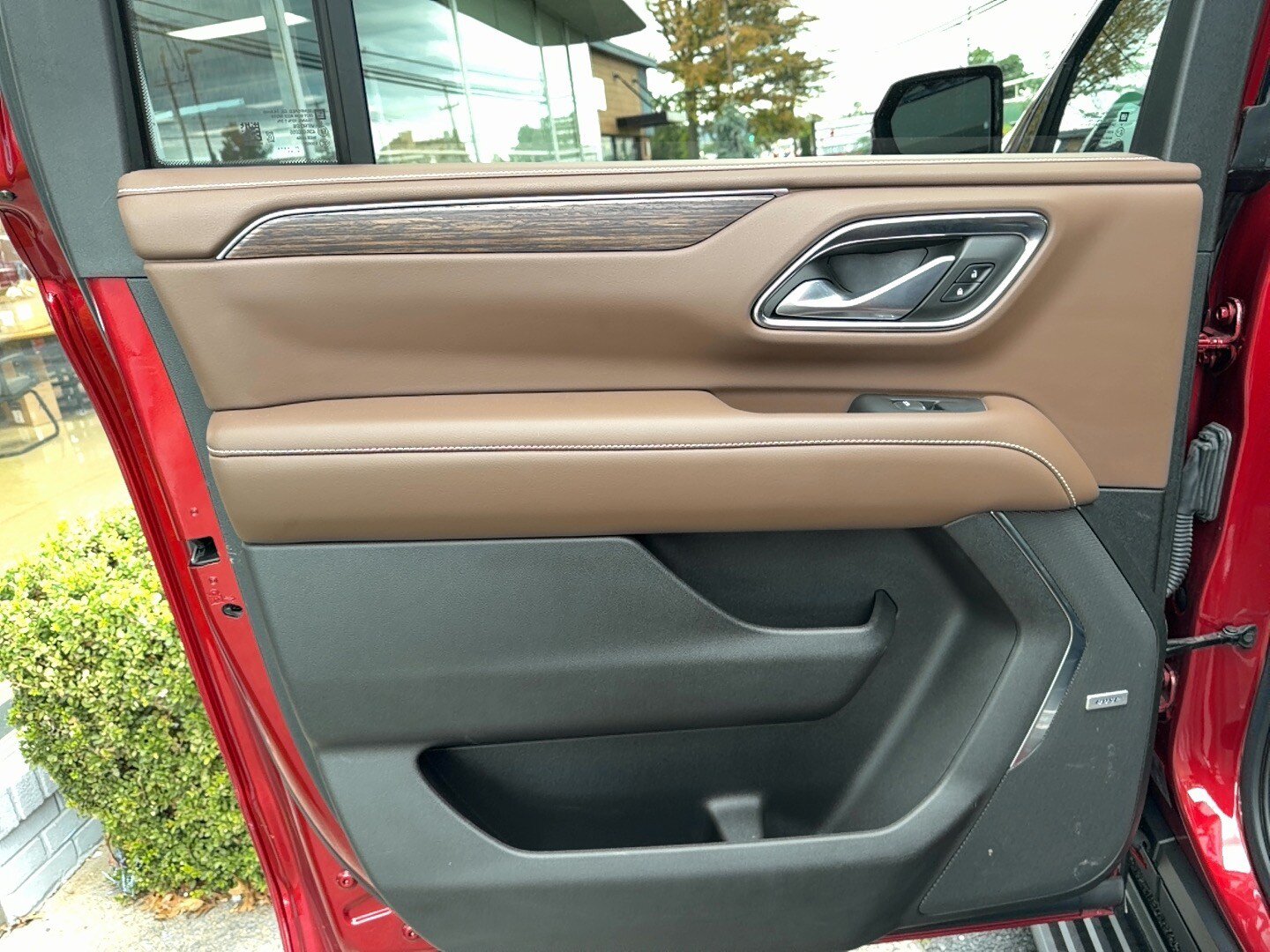 Used 2022 Chevrolet Suburban High Country w/ LPO, Illumination Package AWD/4WD image 24