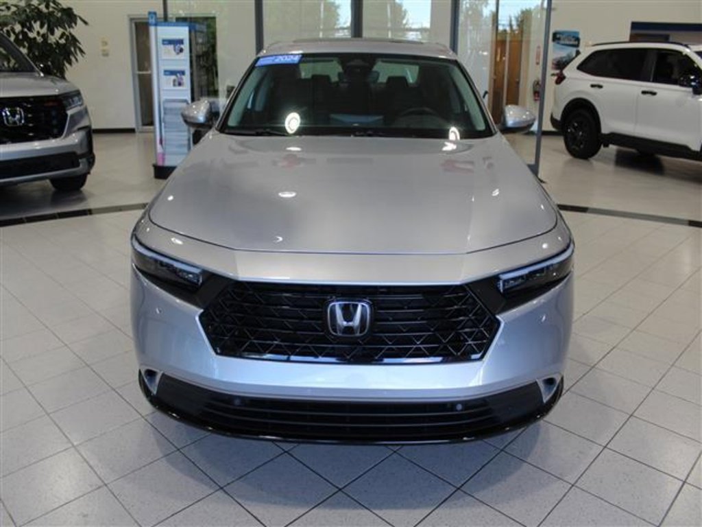 Used 2024 Honda Accord Touring image 2