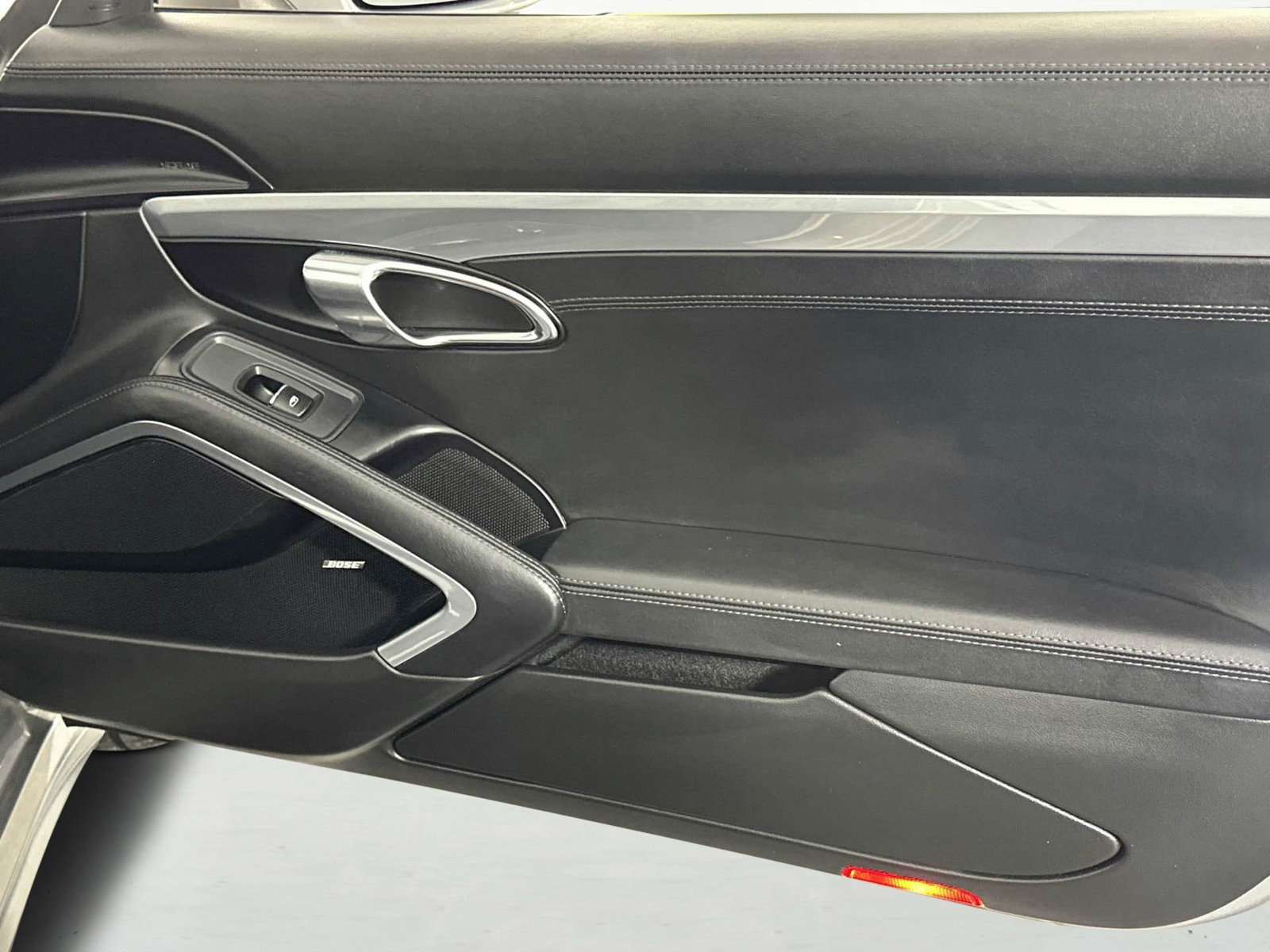 Used 2018 Porsche 911 Turbo w/ Light Design Package image 30