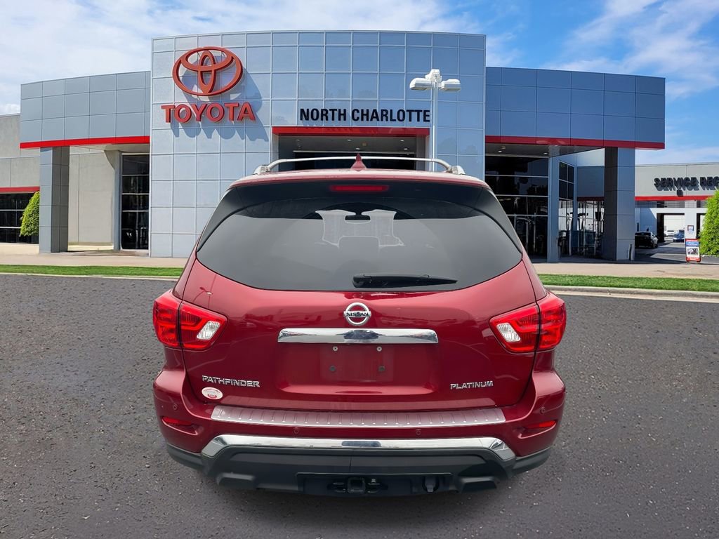 Used 2019 Nissan Pathfinder Platinum image 9