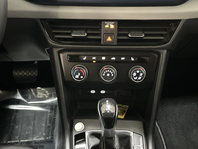 Certified 2022 Volkswagen Taos SE image 32