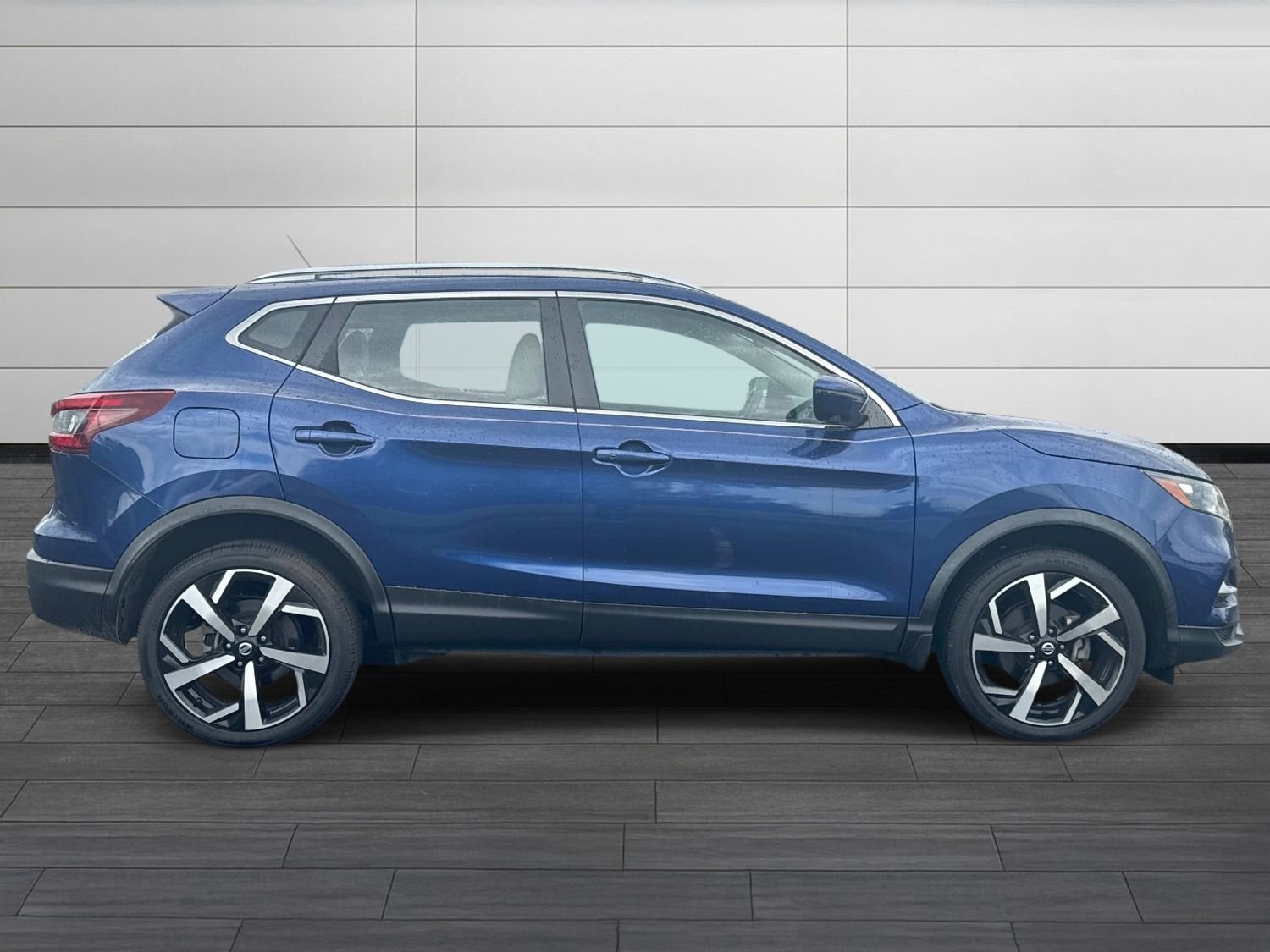 Used 2020 Nissan Rogue Sport SL FWD image 3