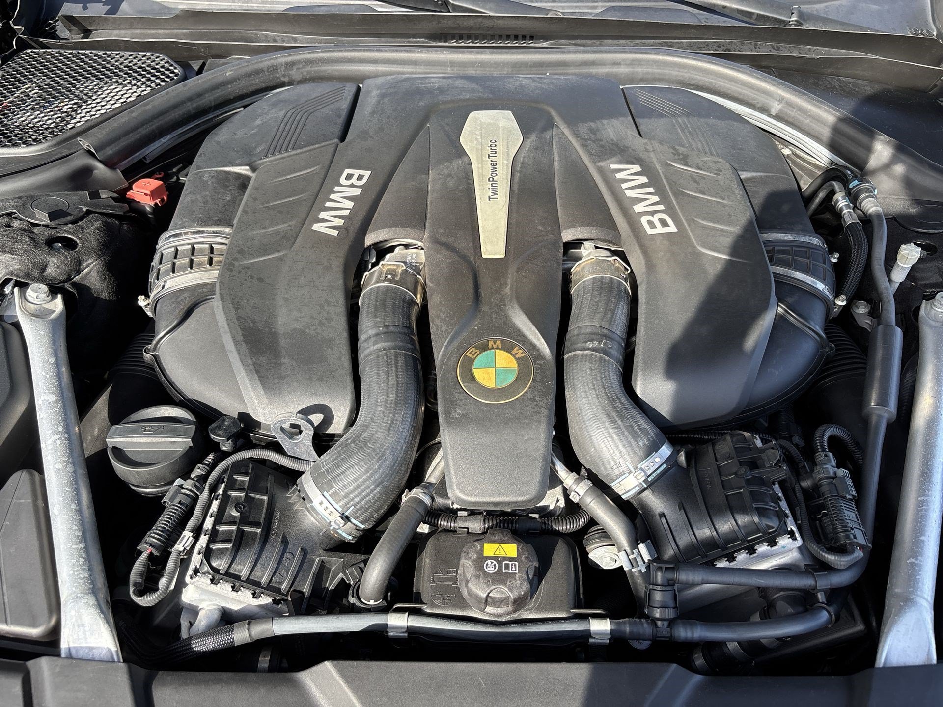 Used 2019 BMW 750i w/ M Sport Package RWD image 17