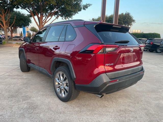 Used 2020 Toyota RAV4 XLE Premium FWD image 7