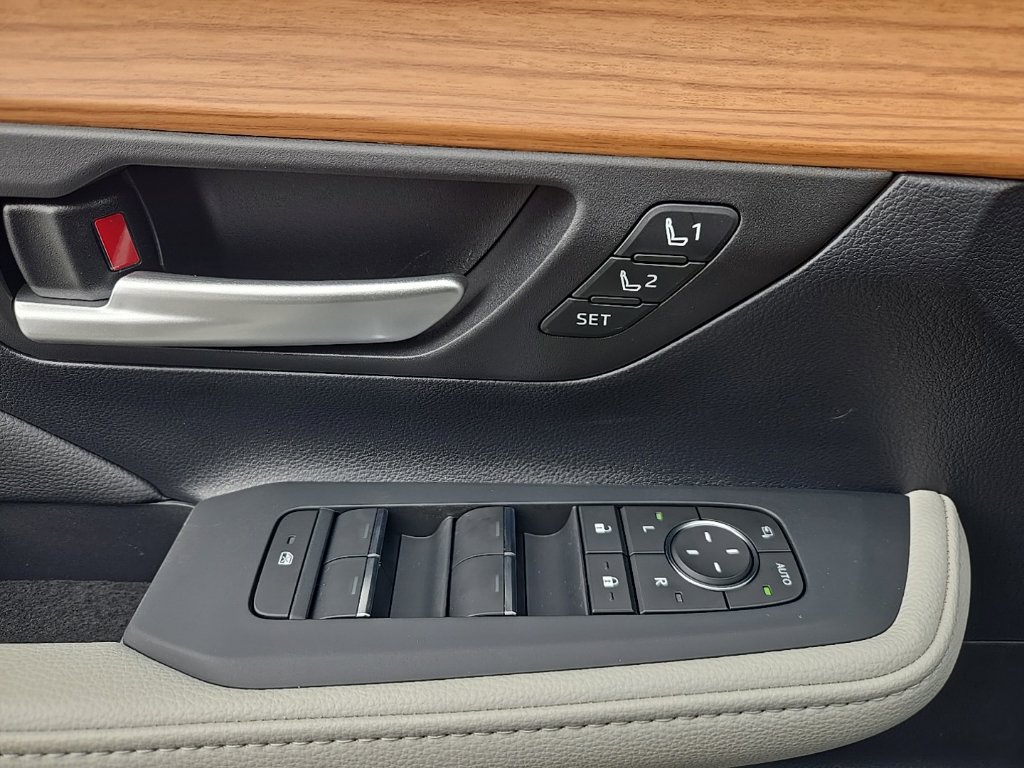 New 2026 Toyota Grand Highlander AWD image 18