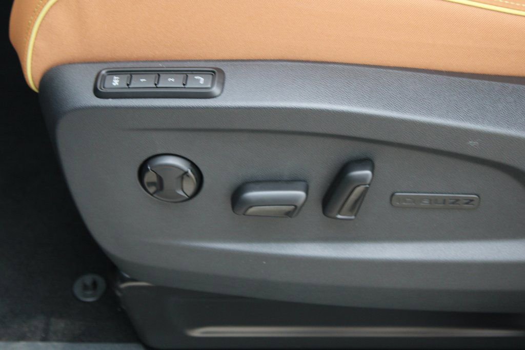 New 2025 Volkswagen ID. Buzz Pro S image 10