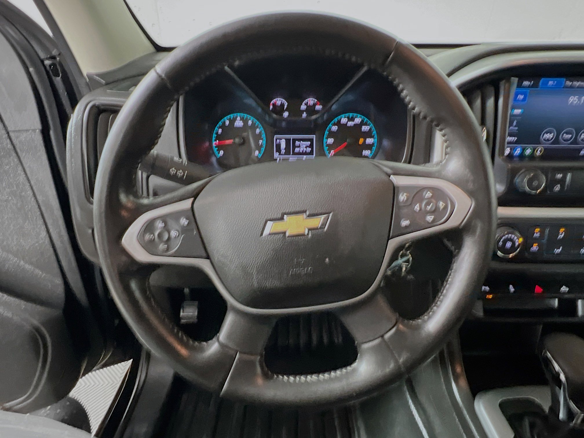 Used 2022 Chevrolet Colorado LT w/ Fleet Safety Package image 18