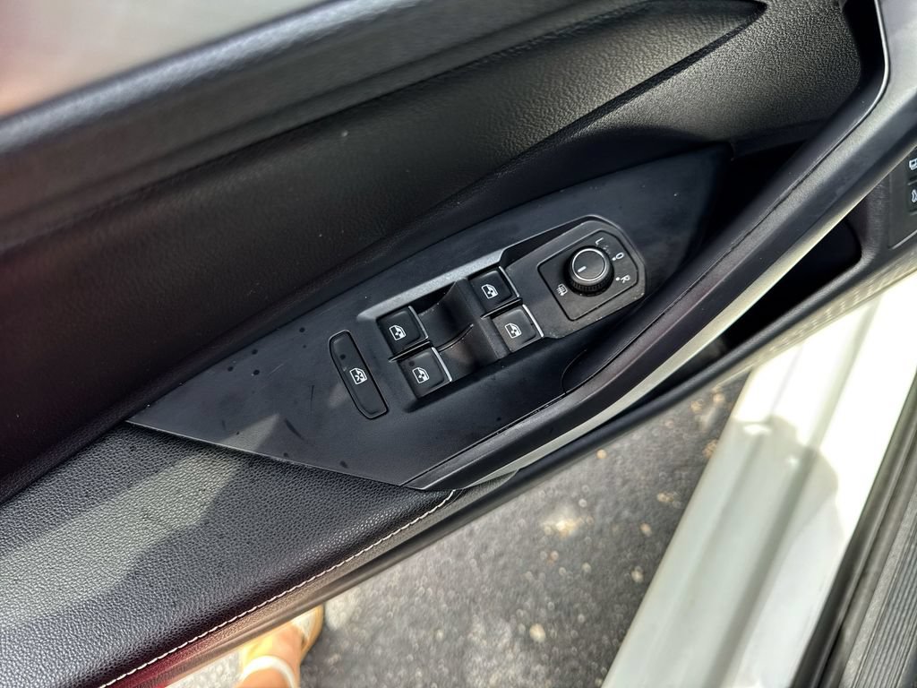 Used 2024 Volkswagen Jetta SE FWD image 13