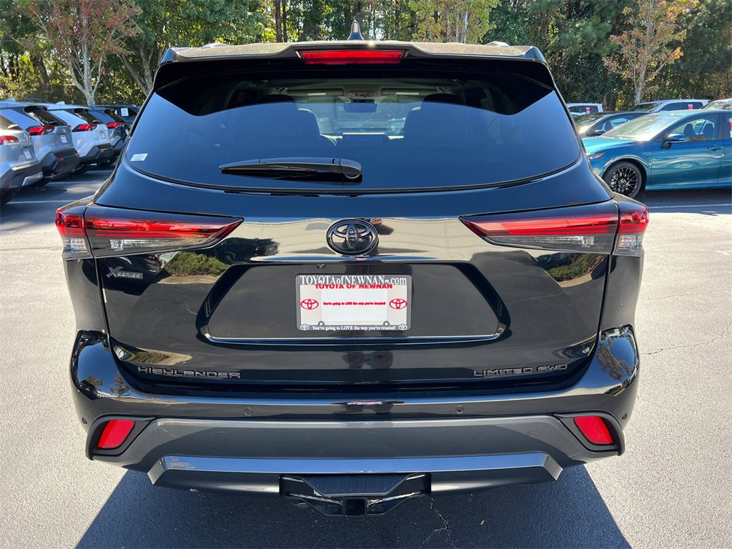 New 2026 Toyota Highlander Limited image 4
