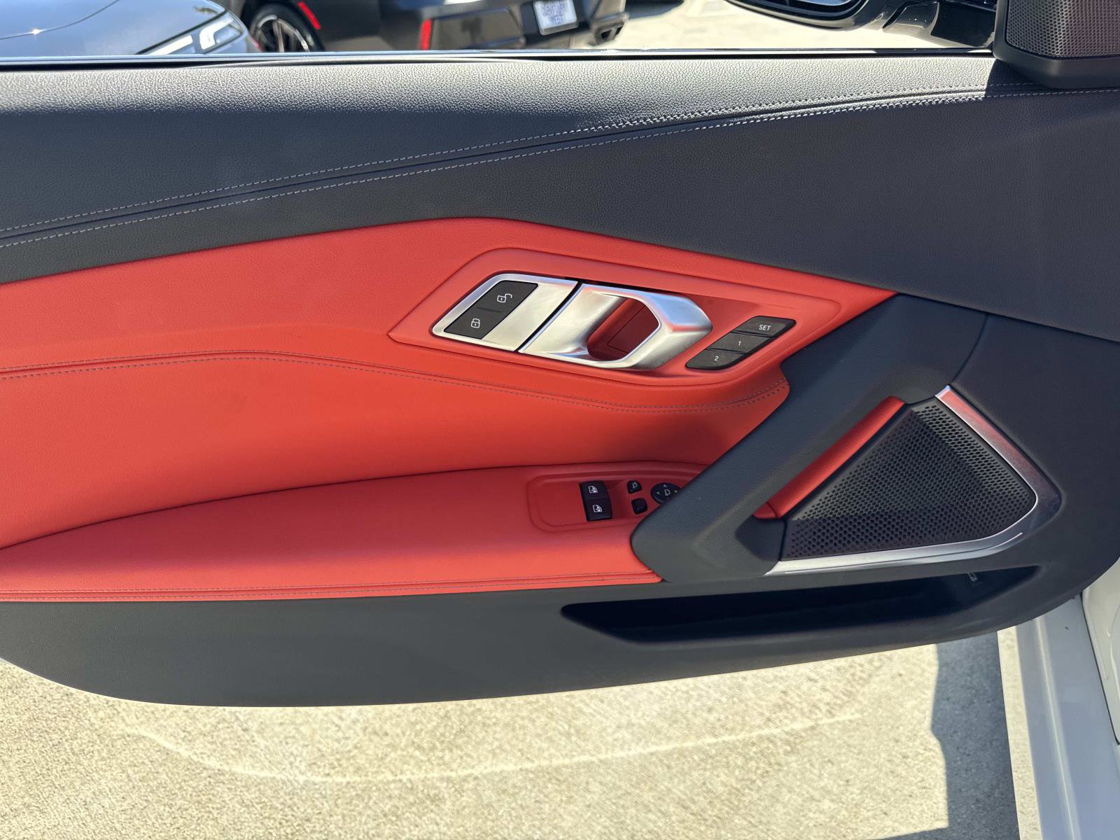 Certified 2024 BMW Z4 sDrive30i w/ Shadowloine Package image 10