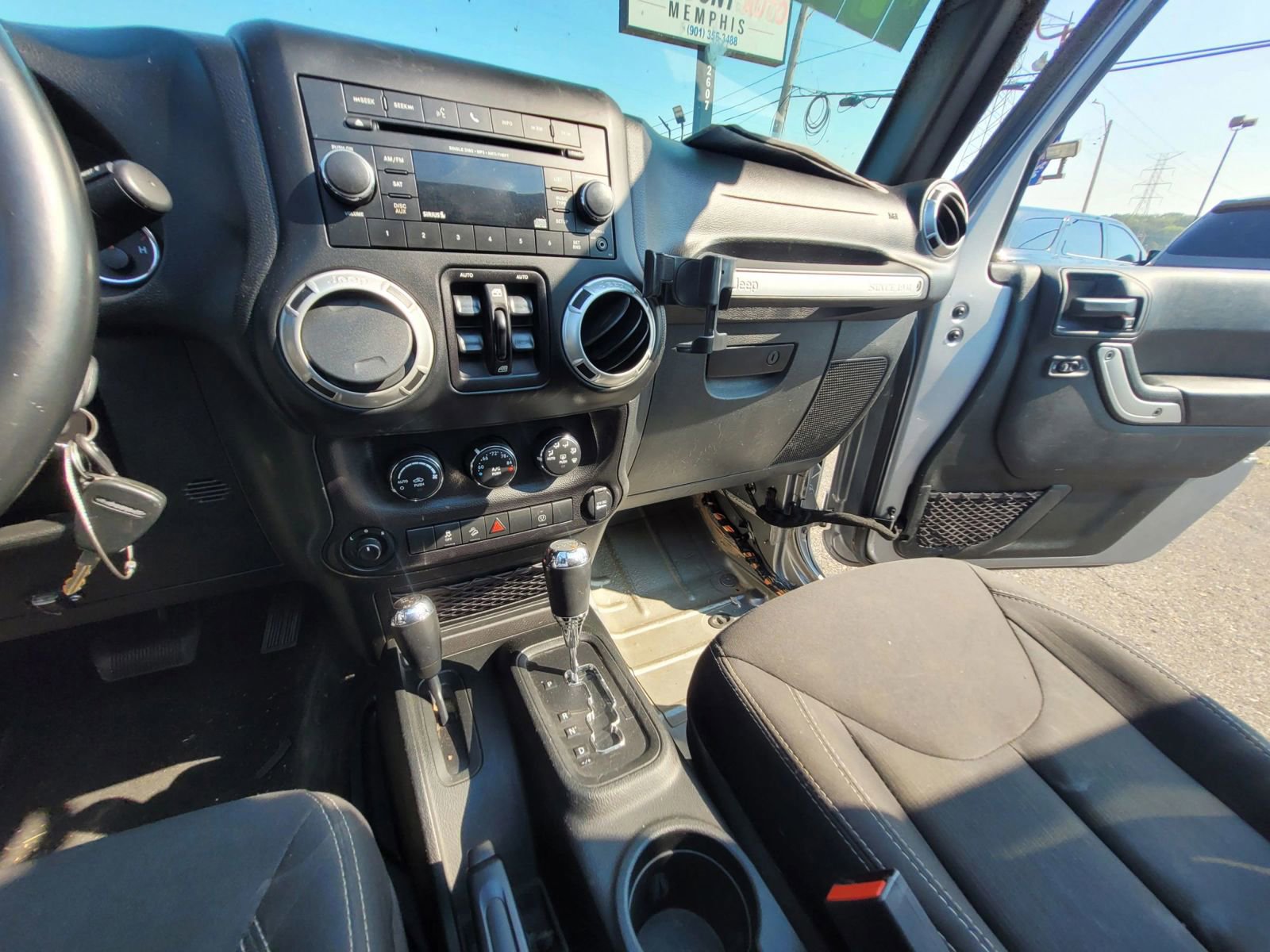 Used 2018 Jeep Wrangler Unlimited Sahara w/ Max Tow Package image 18