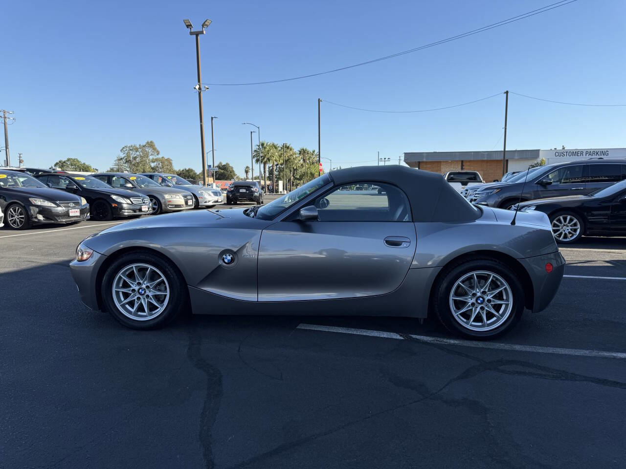 Used 2004 BMW Z4 2.5i image 6