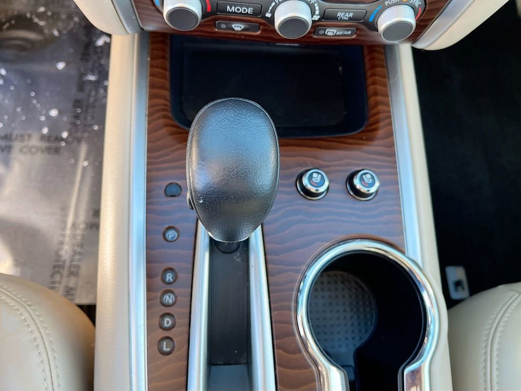 Used 2019 Nissan Pathfinder Platinum image 16