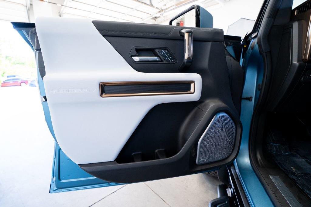 Used 2024 GMC Hummer EV 3X w/ Omega Edition image 28