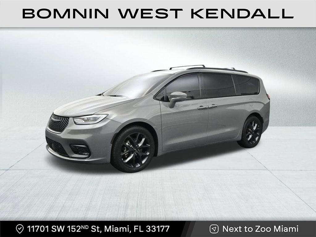 Used 2022 Chrysler Pacifica Limited w/ S Appearance Package