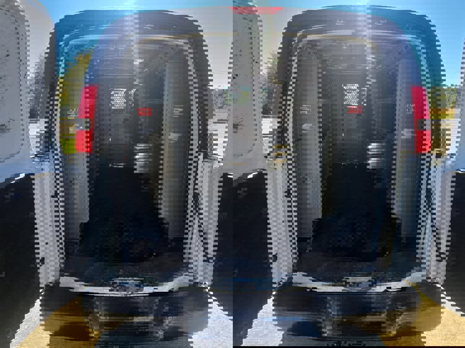 Used 2020 Chevrolet Express 2500 w/ Communications Package image 9