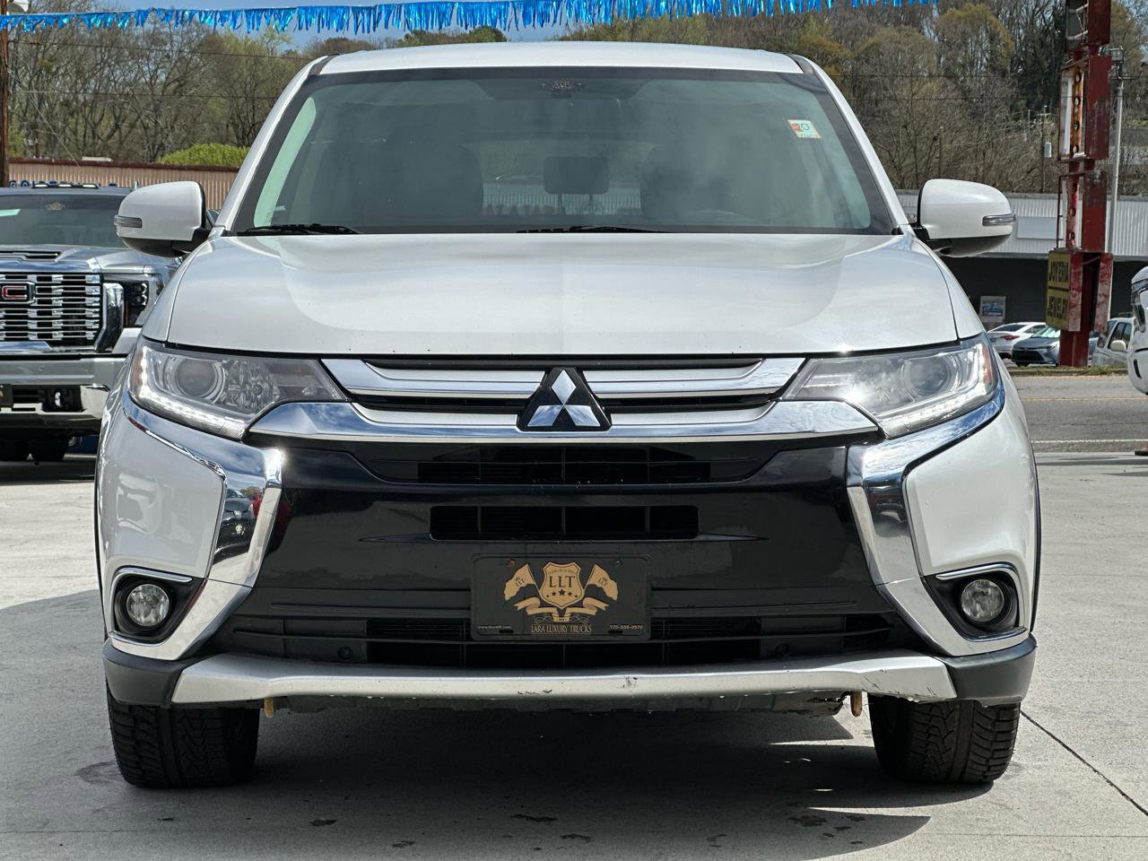 Used 2017 Mitsubishi Outlander SE AWD/4WD image 2