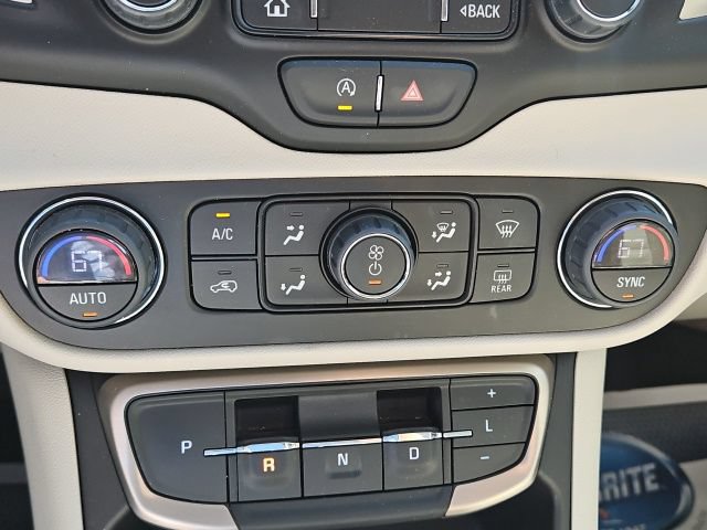 Used 2024 GMC Terrain Denali w/ Denali Premium Package AWD/4WD image 35