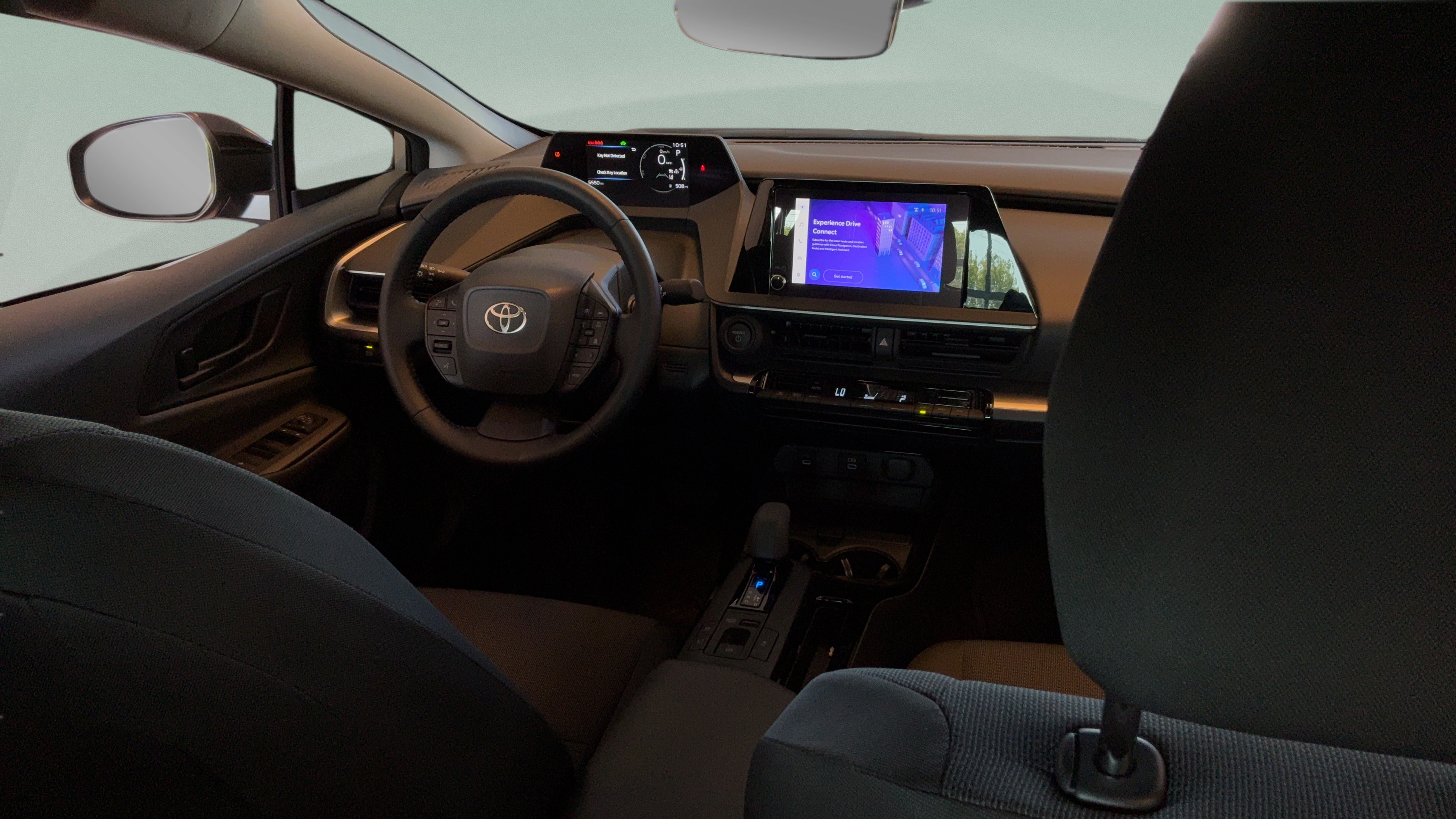 Certified 2025 Toyota Prius LE FWD image 28