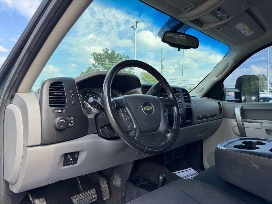 Used 2014 Chevrolet Silverado 2500 W/T AWD/4WD image 14