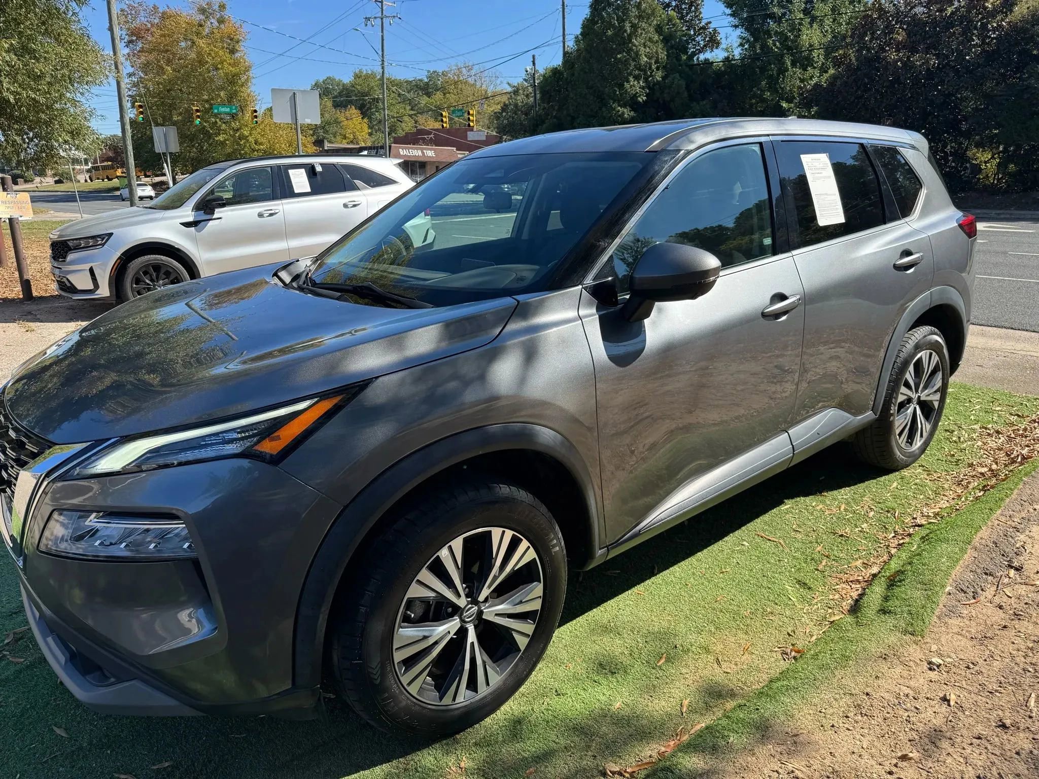Used 2021 Nissan Rogue SV image 12