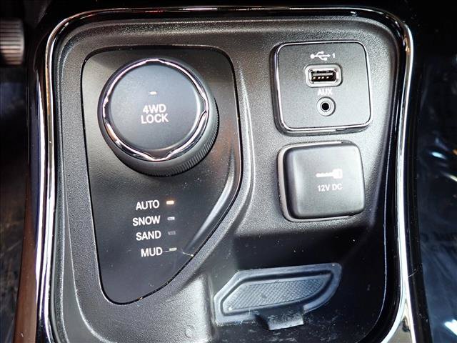 Used 2020 Jeep Compass Limited AWD/4WD image 19