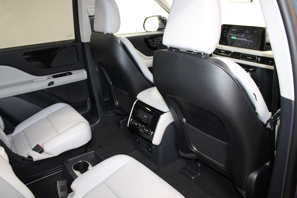 New 2026 Lincoln Aviator 2WD w/ Jet Appearance Package image 35