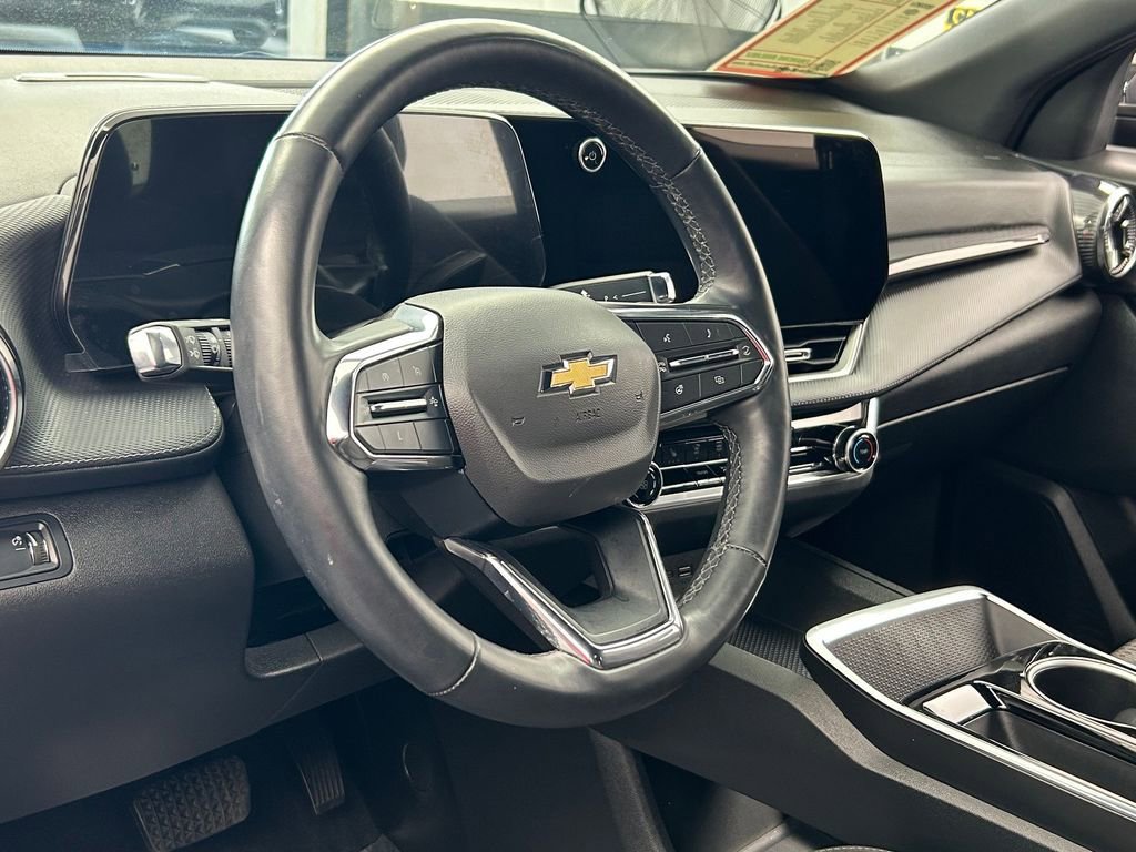 Used 2025 Chevrolet Equinox LT w/ Safety and Technology Package FWD image 12