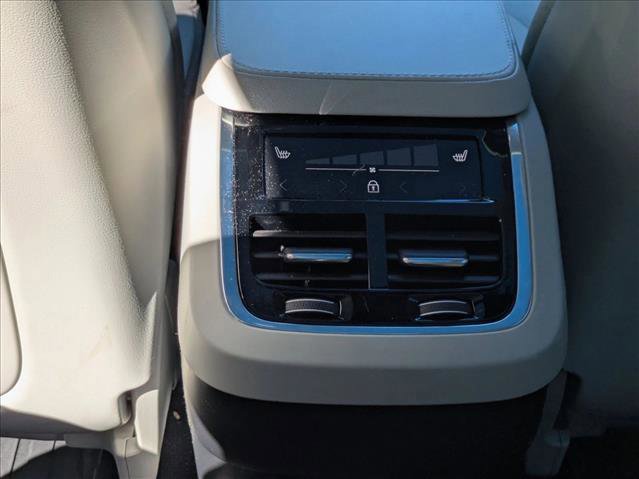 Certified 2025 Volvo XC90 B6 Plus w/ Protection Package Premier image 21