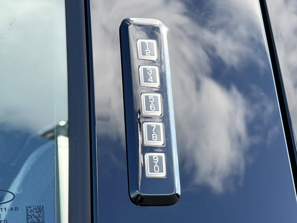 New 2026 Ford F250 4x4 Crew Cab Super Duty image 44
