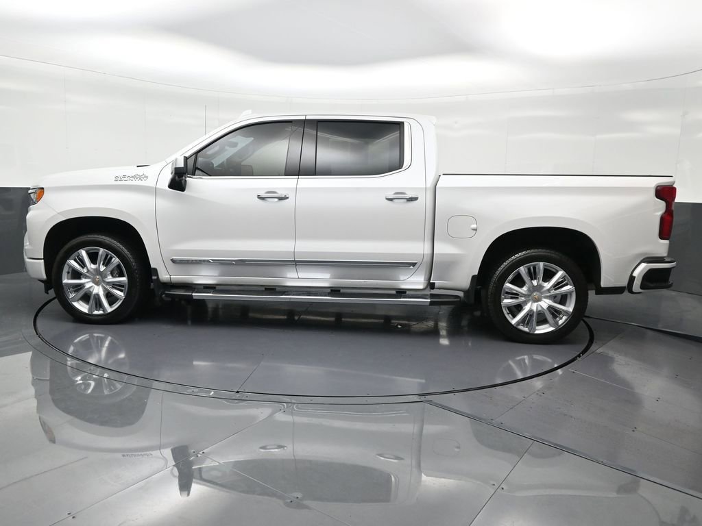 Used 2025 Chevrolet Silverado 1500 High Country w/ High Country Premium Package image 2