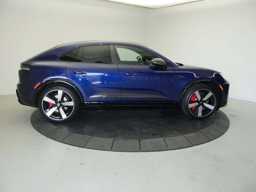 Certified 2026 Porsche Macan Turbo Electric AWD/4WD image 8