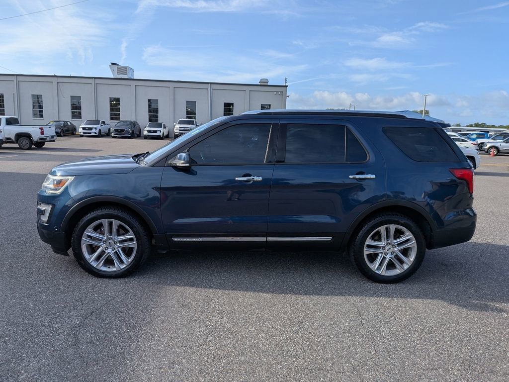 Used 2017 Ford Explorer Limited w/ Equipment Group 301A image 9