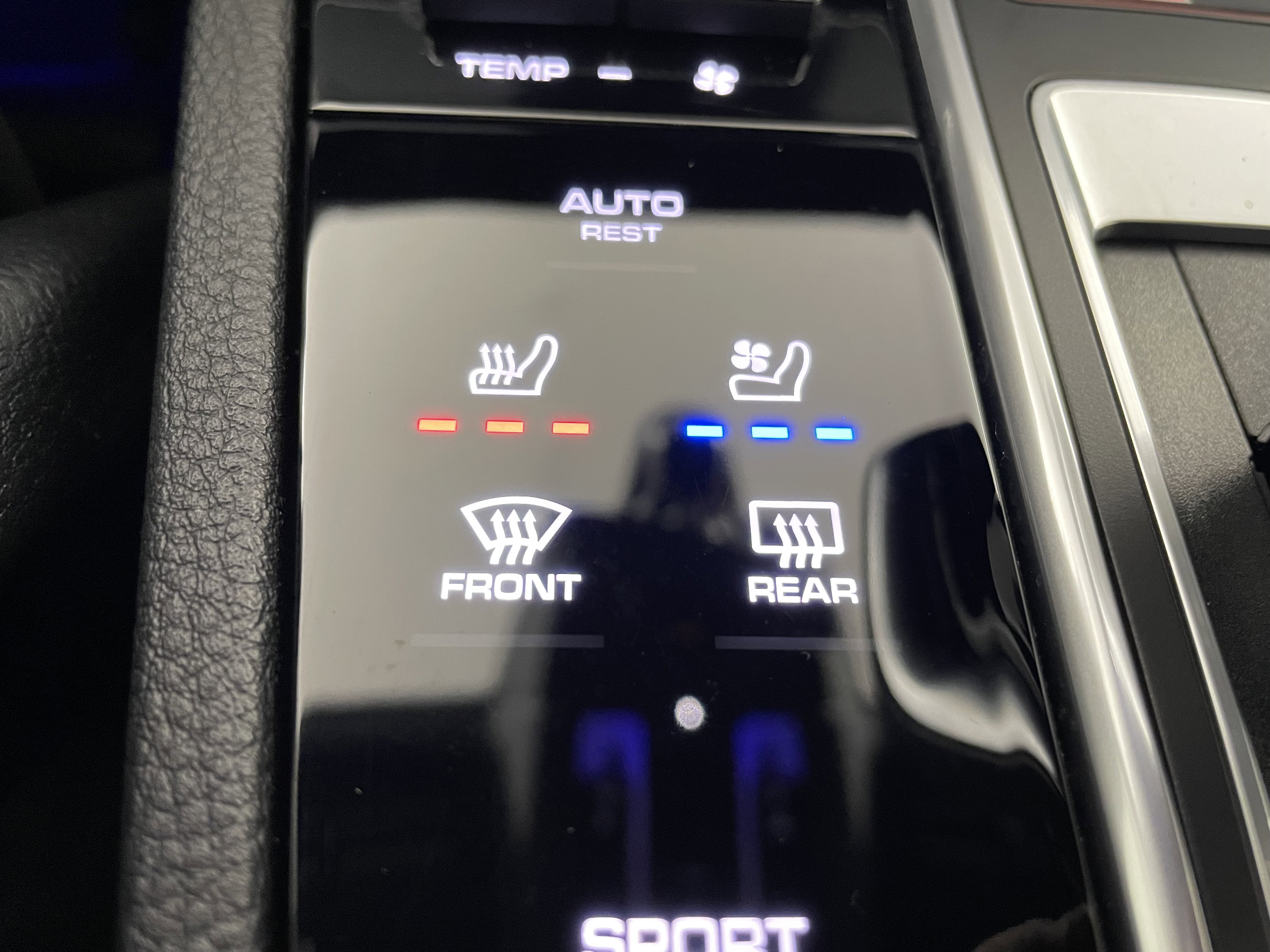 Used 2023 Porsche Cayenne image 23