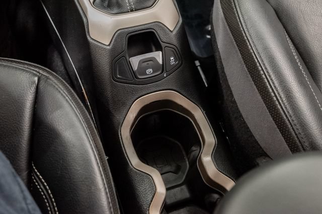 Used 2016 Jeep Renegade Limited FWD image 19