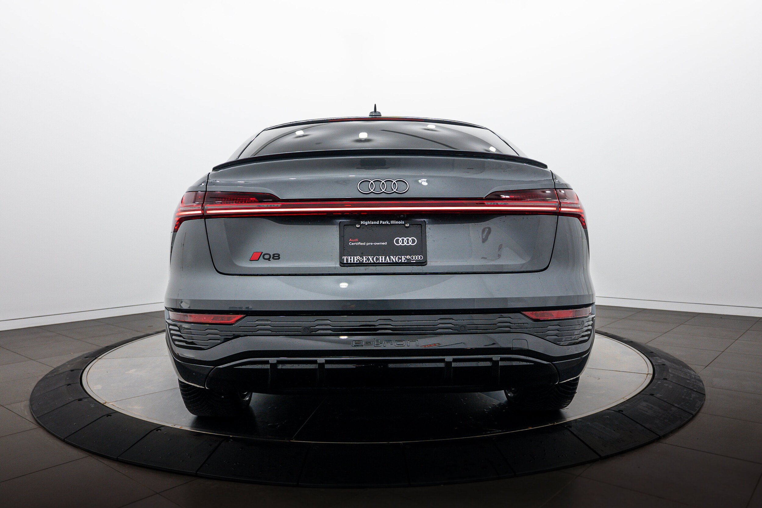 Certified 2024 Audi Q8 e-tron Prestige w/ Prestige Package AWD/4WD image 23