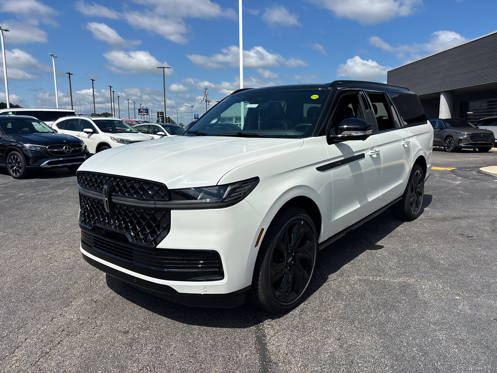 New 2027 Lincoln Navigator L Black Label AWD/4WD image 3