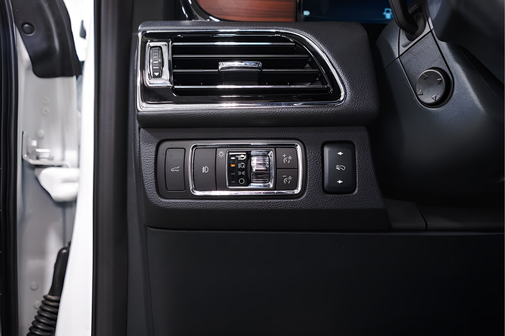 Used 2023 Lincoln Navigator Reserve AWD/4WD image 23