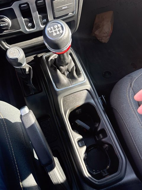 Used 2025 Jeep Wrangler Sport AWD/4WD image 8