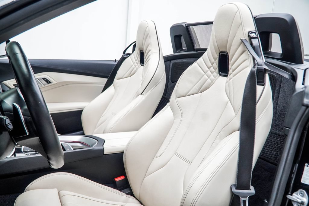 Used 2024 BMW Z4 M40i w/ Premium Package RWD image 48