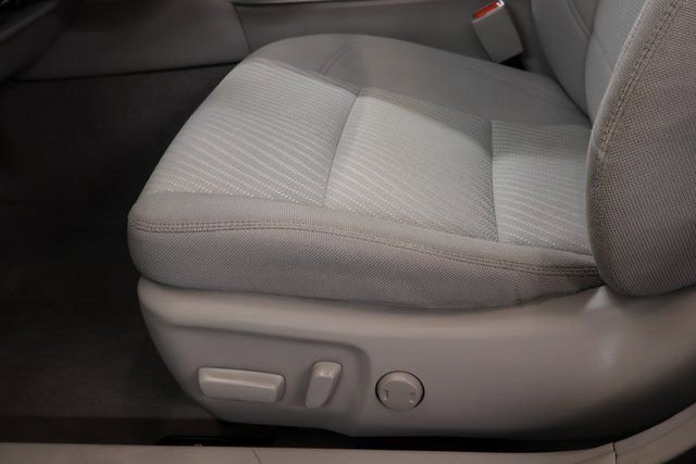 Used 2016 Toyota Camry XLE image 12