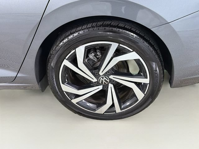 Certified 2025 Volkswagen Jetta SEL FWD image 31