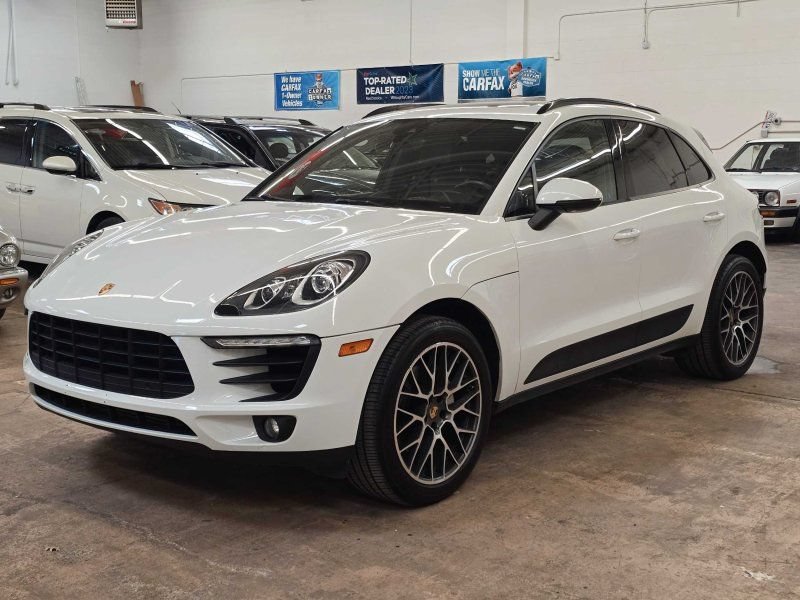 Used 2018 Porsche Macan Sport Edition AWD/4WD image 19